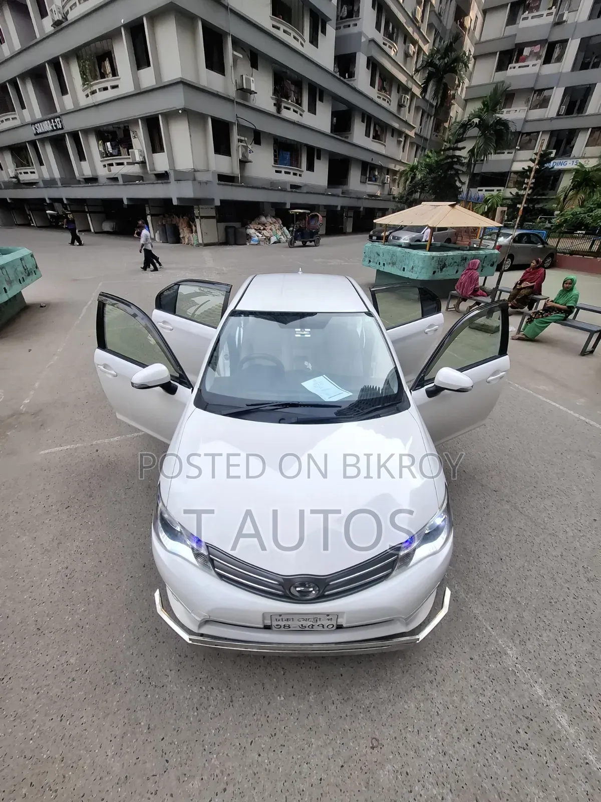 টয়োটা অ্যাক্সিও ২০১৩ পার্ল