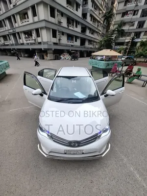 টয়োটা অ্যাক্সিও ২০১৩ পার্ল