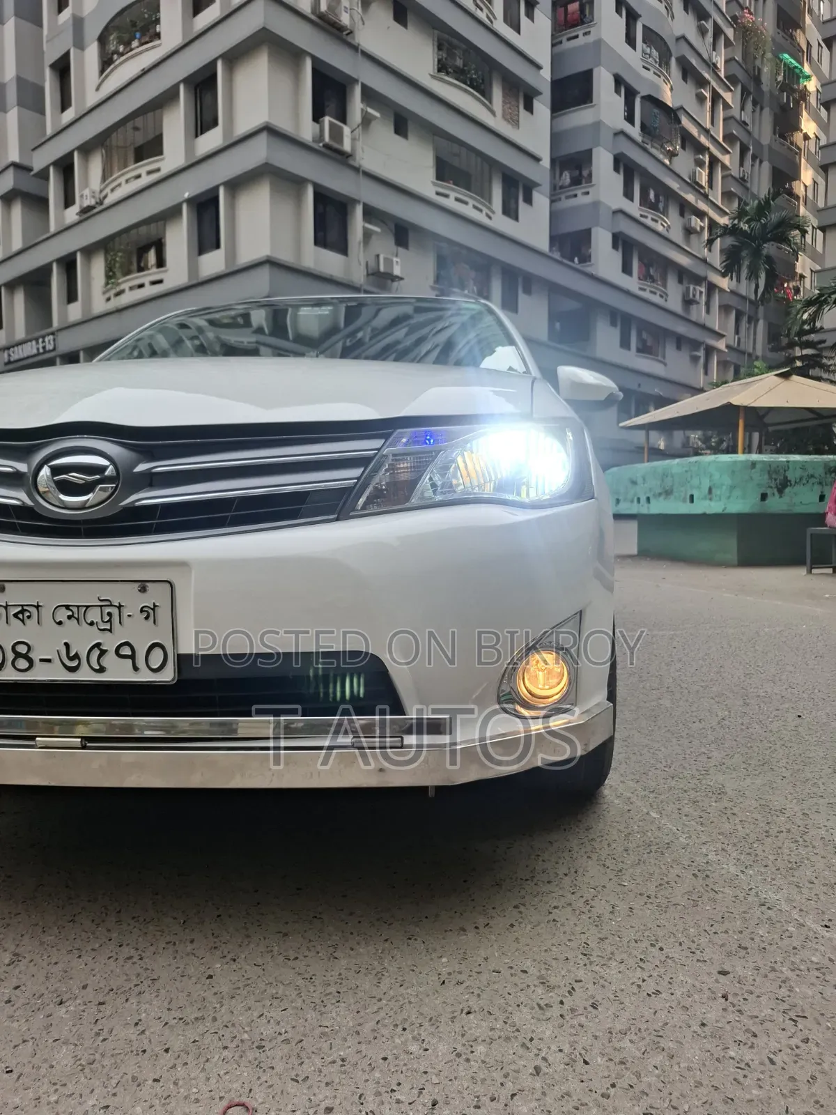 টয়োটা অ্যাক্সিও ২০১৩ পার্ল