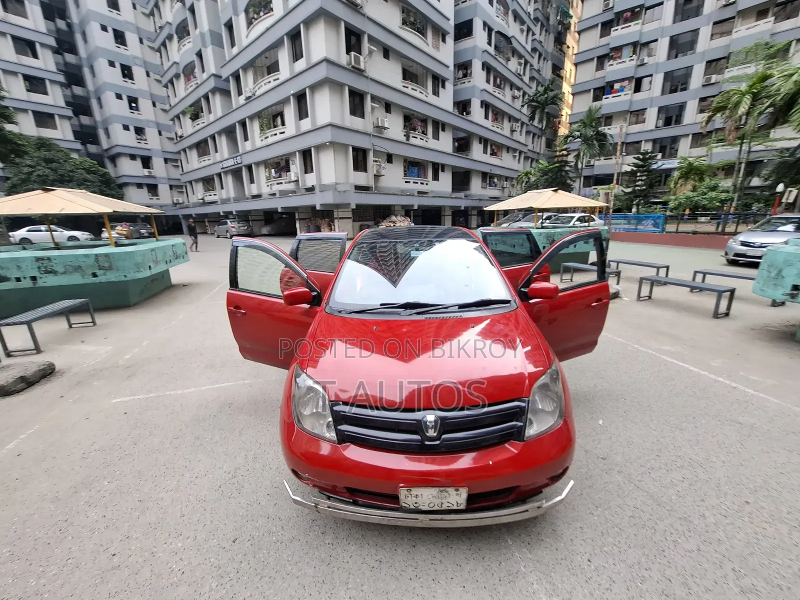 Toyota IST 2005 Red