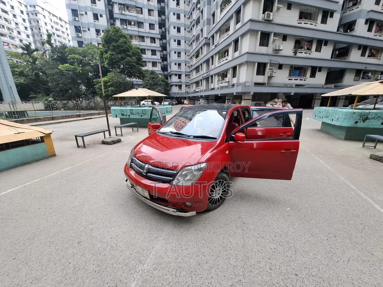 Toyota IST 2005 Red