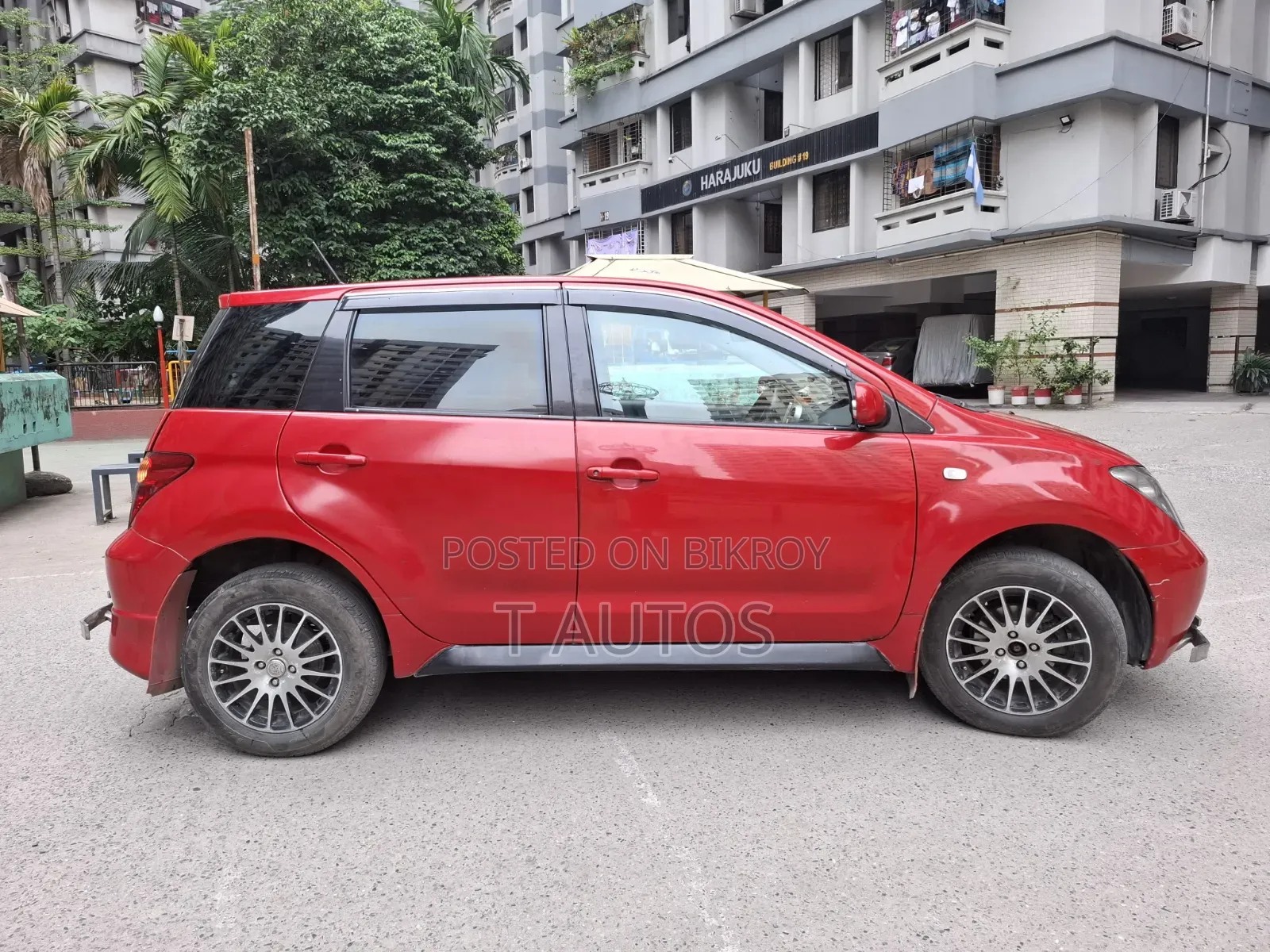 Toyota IST 2005 Red