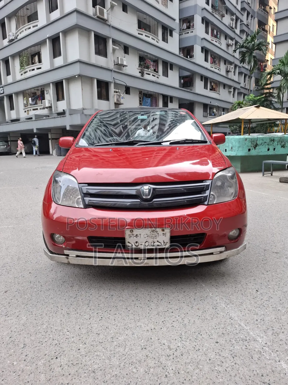 Toyota IST 2005 Red