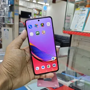 মোটর চলা মটো জি৮৪ ৫জি ২৫৬ জিবি রেড