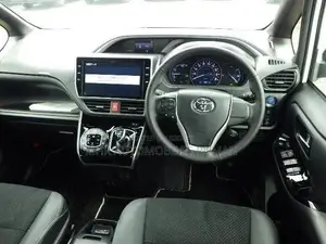 Toyota Voxy ZS Kirameki III 2WD 7-Seater 2021 Pearl