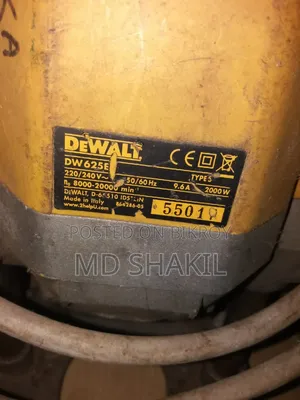 ডিওয়াল্ট রাউটার মেশিন