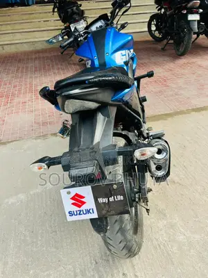 সুজুকি জিক্সার ২০২২ নীল
