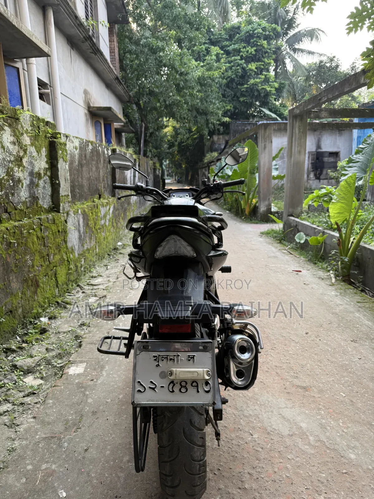 সুজুকি জিক্সার ২০২২ কালো