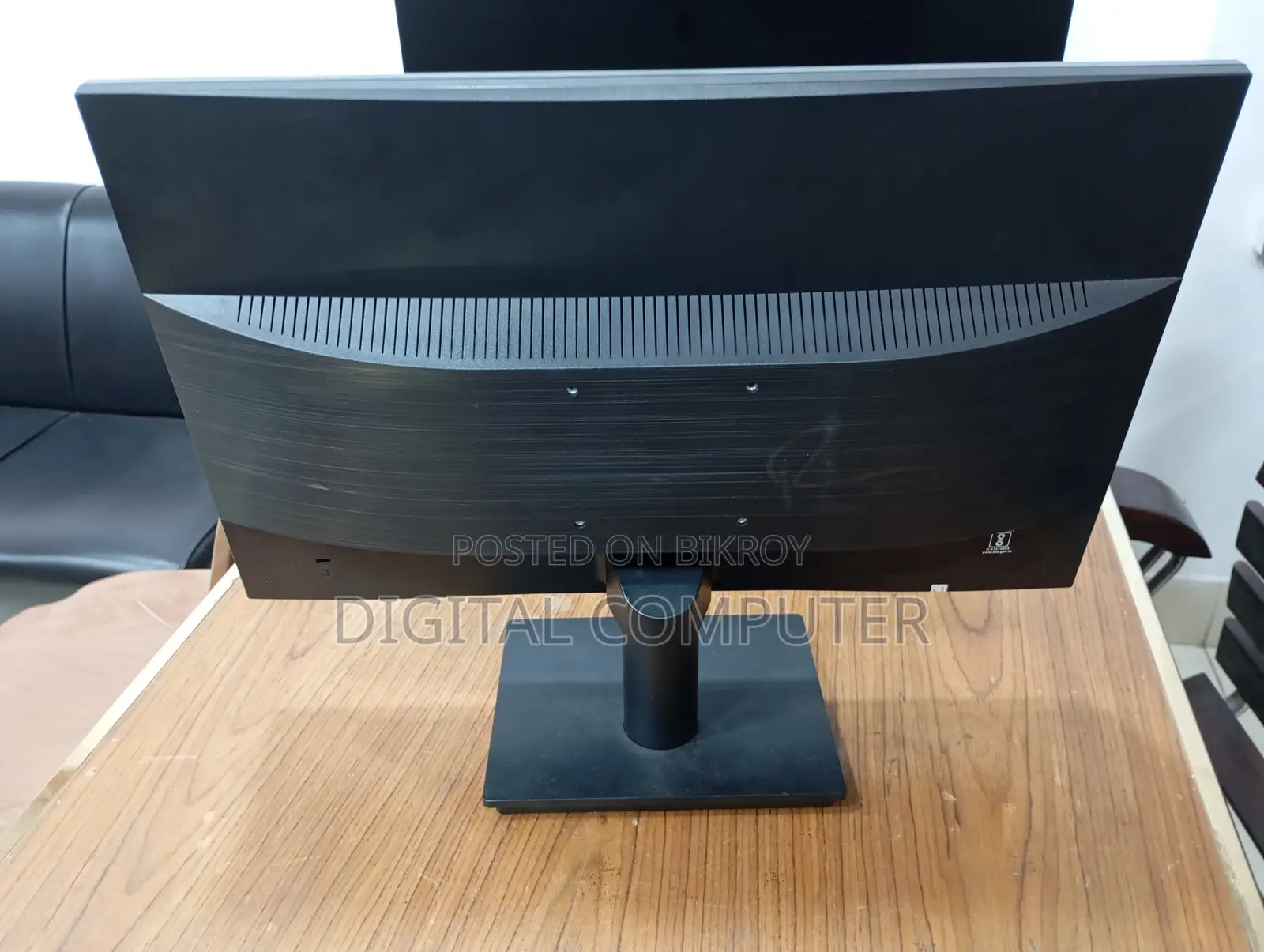 ডেল ১৮.৫ ইঞ্চি ফ্রেশ কন্ডিশন ব্যবহৃত মনিটর