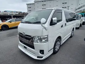 Toyota HiAce 2022 White