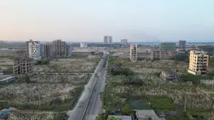 ১০ কাঠা প্লট @ ব্লক-আই এক্সটেনশন, বসুন্ধরা আ/এ