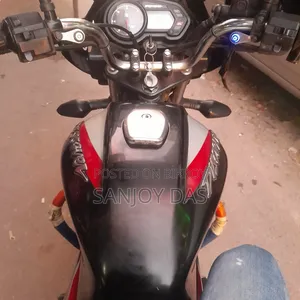 বাজাজ ডিসকভার ১২৫ ২০২২ কালো