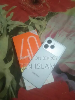 টেকনো স্পার্ক ৪০ ১২৮ জিবি সাদা