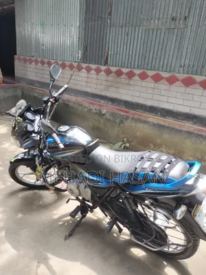 বাজাজ ডিসকভার ১২৫ ২০১৭ কালো