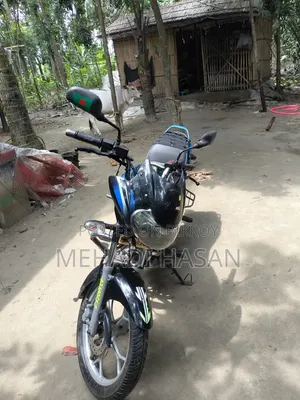বাজাজ ডিসকভার ১২৫ ২০১৭ কালো