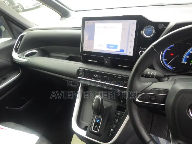 Toyota Voxy Hybrid S-Z 2-Wheel Drive 7-Seater 2022 Black