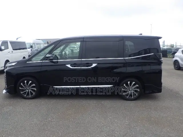 Toyota Voxy Hybrid S-Z 2-Wheel Drive 7-Seater 2022 Black
