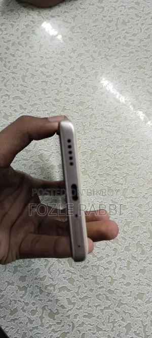 হেলিও ১০০ ২৫৬ জিবি রোজ গোল্ড