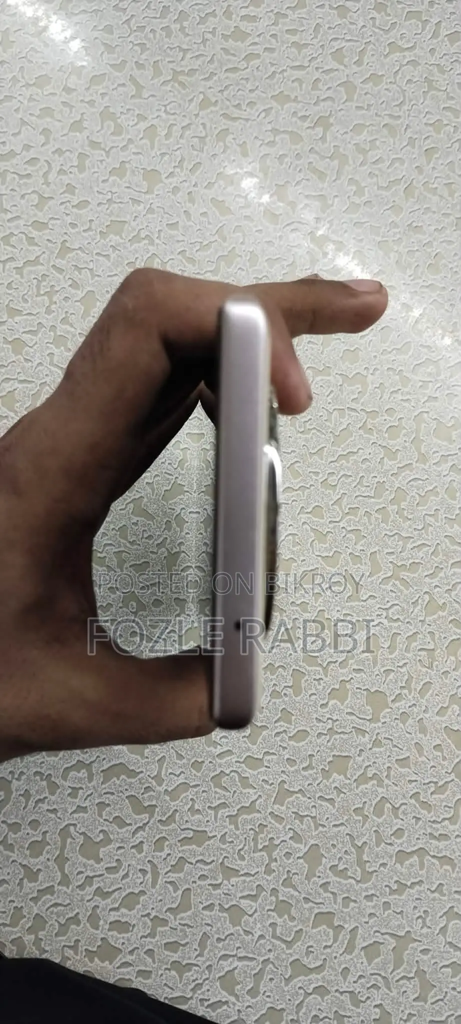 হেলিও ১০০ ২৫৬ জিবি রোজ গোল্ড