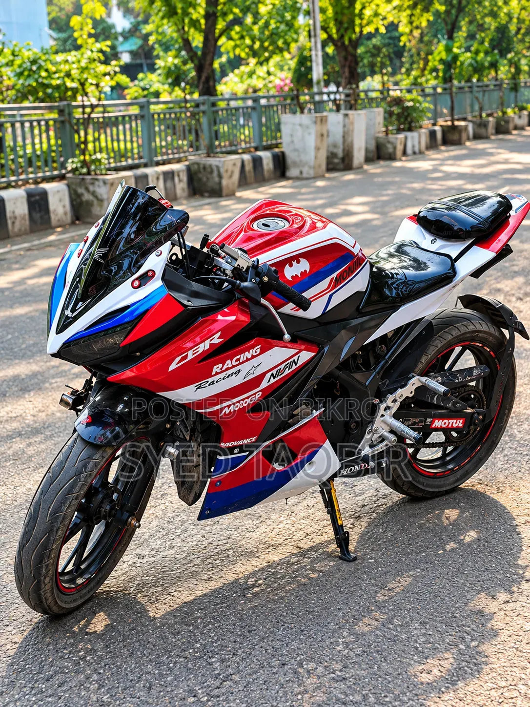 হোন্ডা সিবিআর ২০১৭ লাল