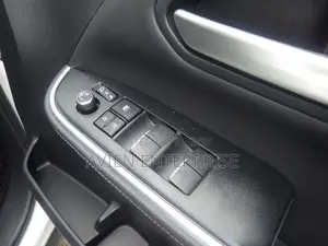 Toyota Noah 2023 Pearl