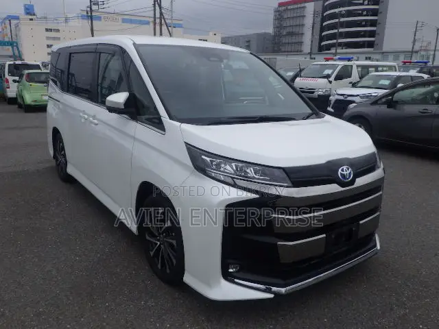 Toyota Noah 2023 Pearl