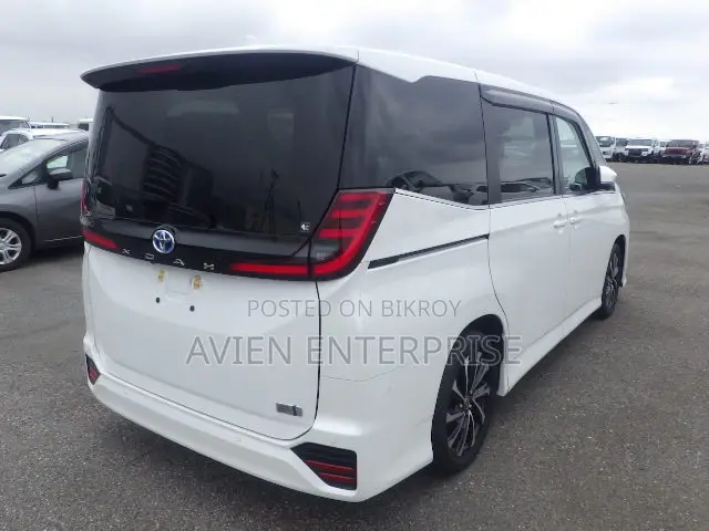 Toyota Noah 2023 Pearl
