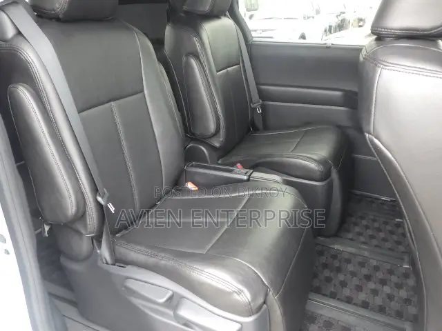 Toyota Noah 2023 Pearl