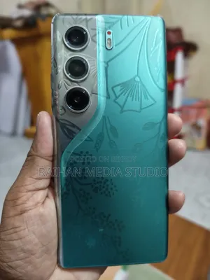 টেকনো ক্যামন ৪০ প্রো ফোরজি ২৫৬ জিবি ব্লু