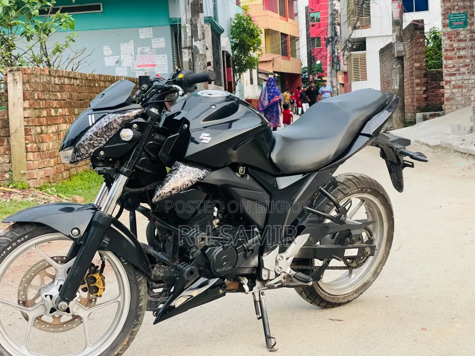 সুজুকি জিক্সার ২০২২ ব্ল্যাক