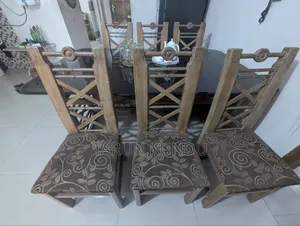 চিটাগং সেগুন কাঠের ডাইনিং টেবিল ও চেয়ার।