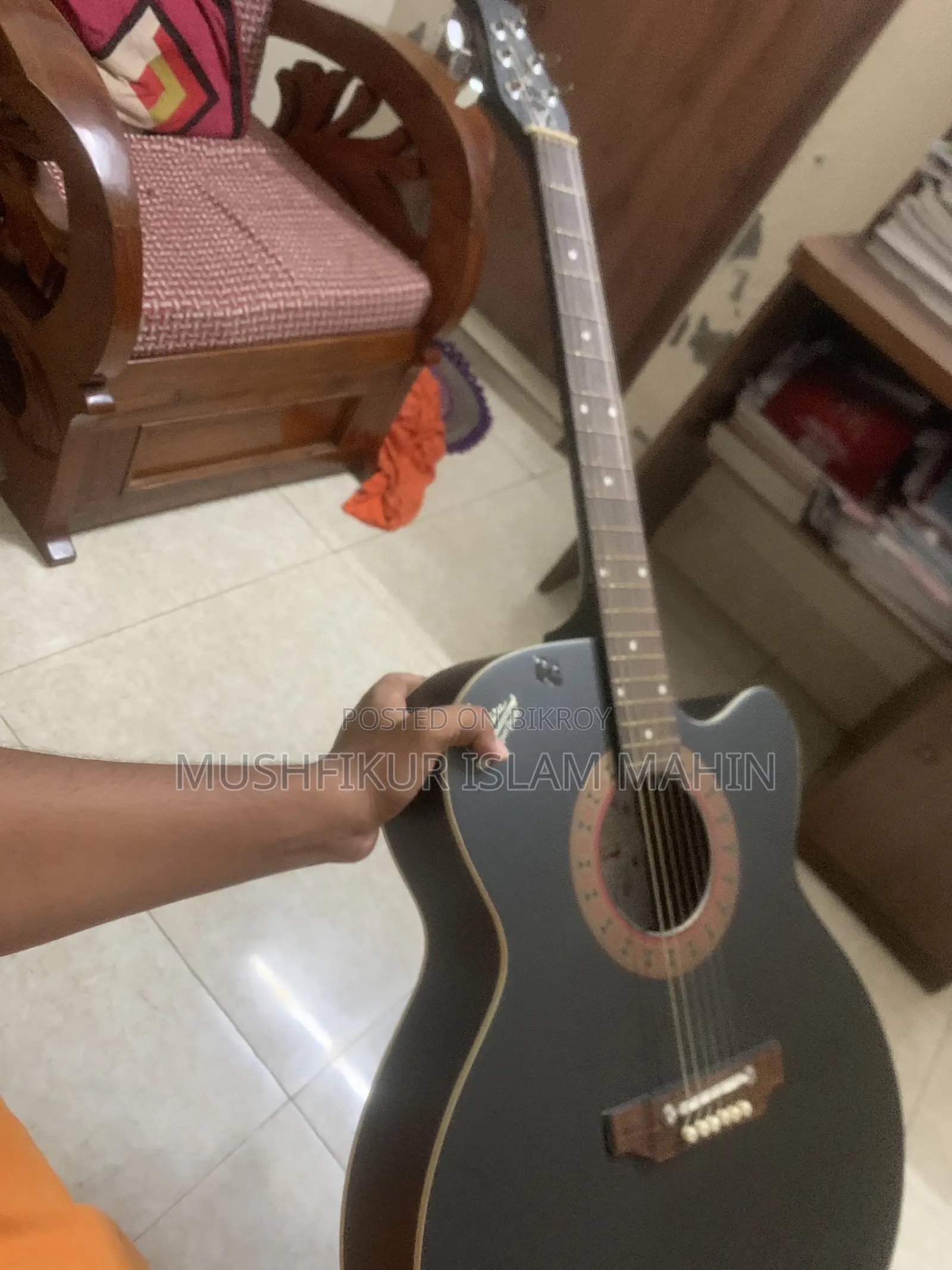 Signature Guitar (Almost New Condition)