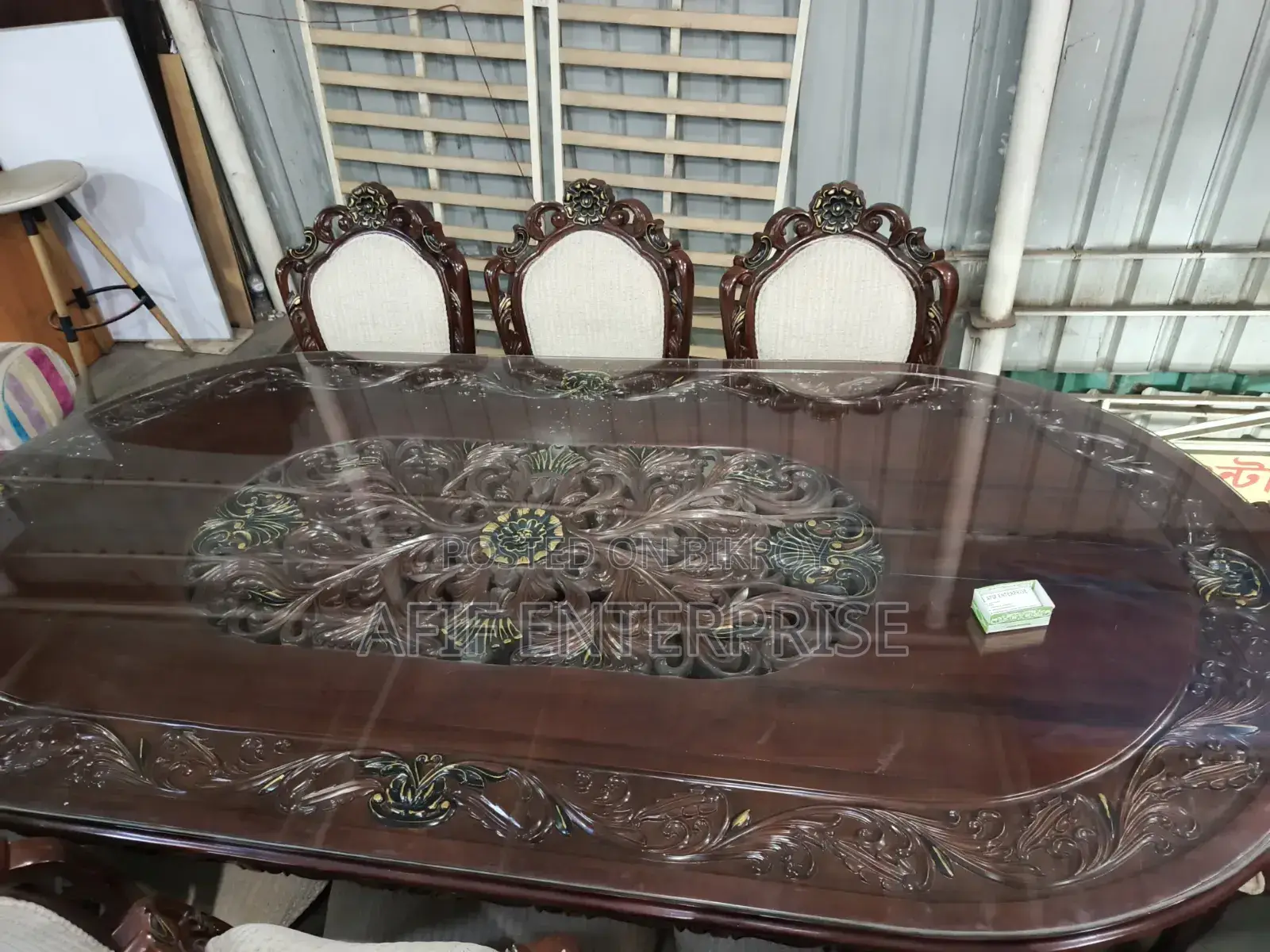 লেগ্যাসি ডাইনিং টেবিল