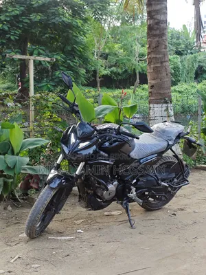 হিরো এক্সট্রিম ১২৫আর ২০২৪ কালো
