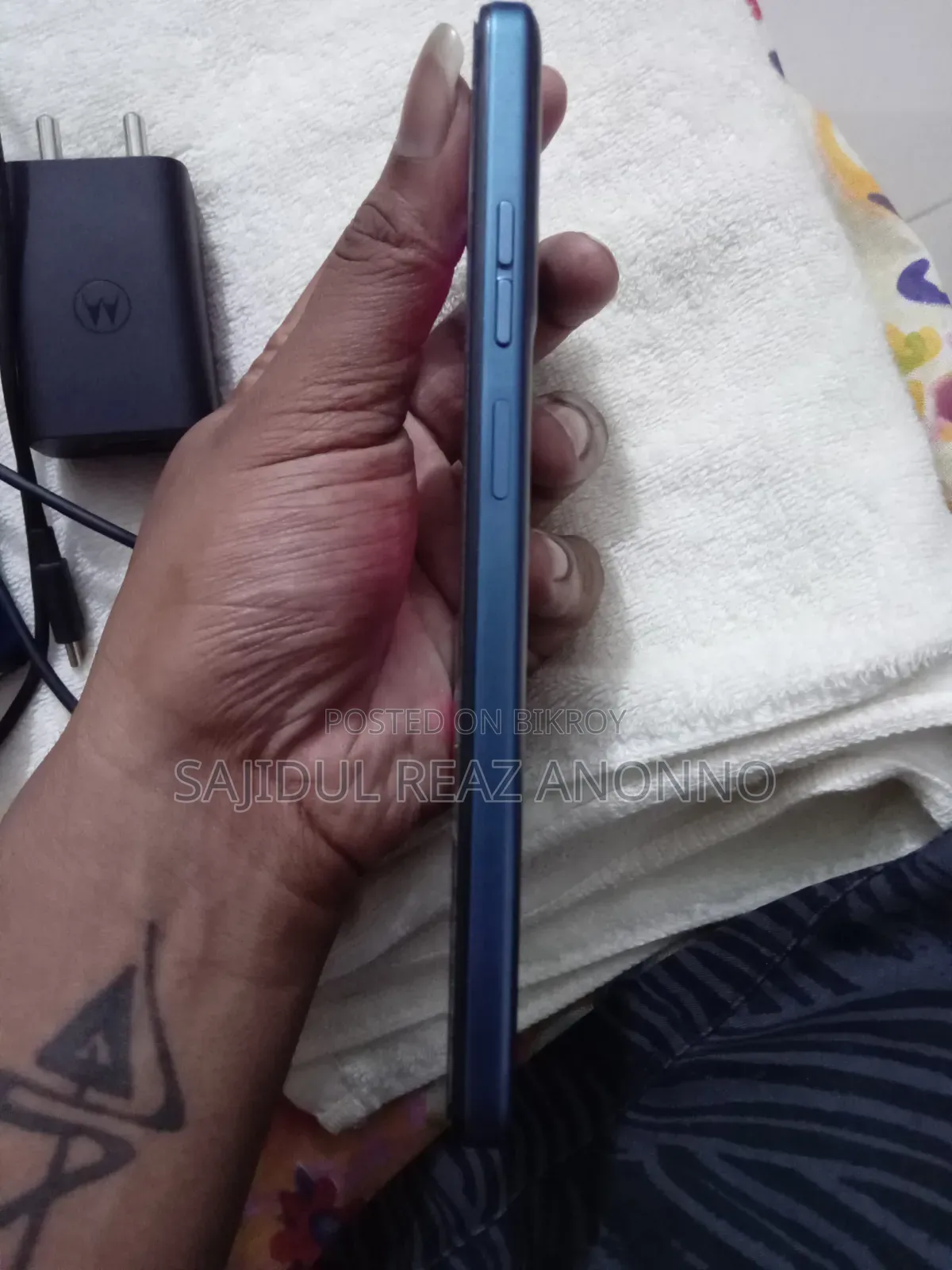 মোটর চলা মোটো জি২৪ ১২৮ জিবি নীল
