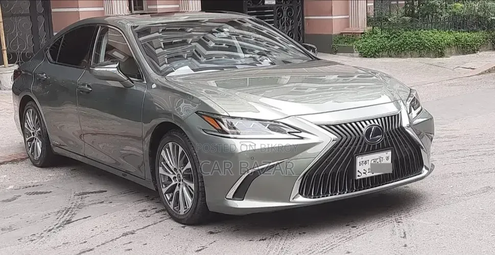 Lexus ES 300H Luxury FWD 2019 Green