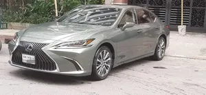 Lexus ES 300H Luxury FWD 2019 Green