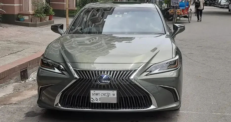 Lexus ES 300H Luxury FWD 2019 Green