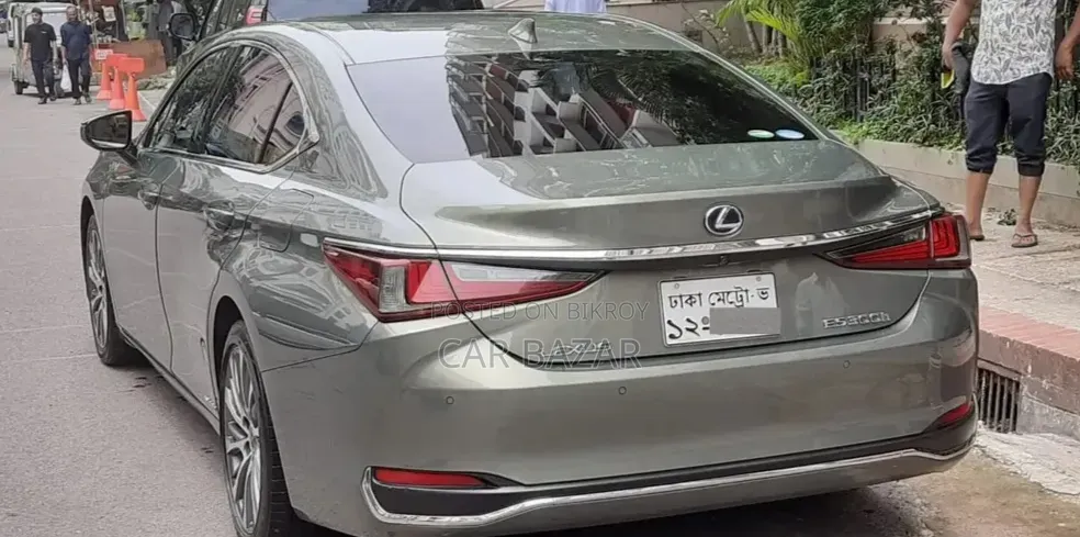Lexus ES 300H Luxury FWD 2019 Green