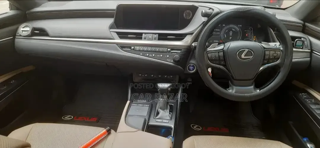 Lexus ES 300H Luxury FWD 2019 Green