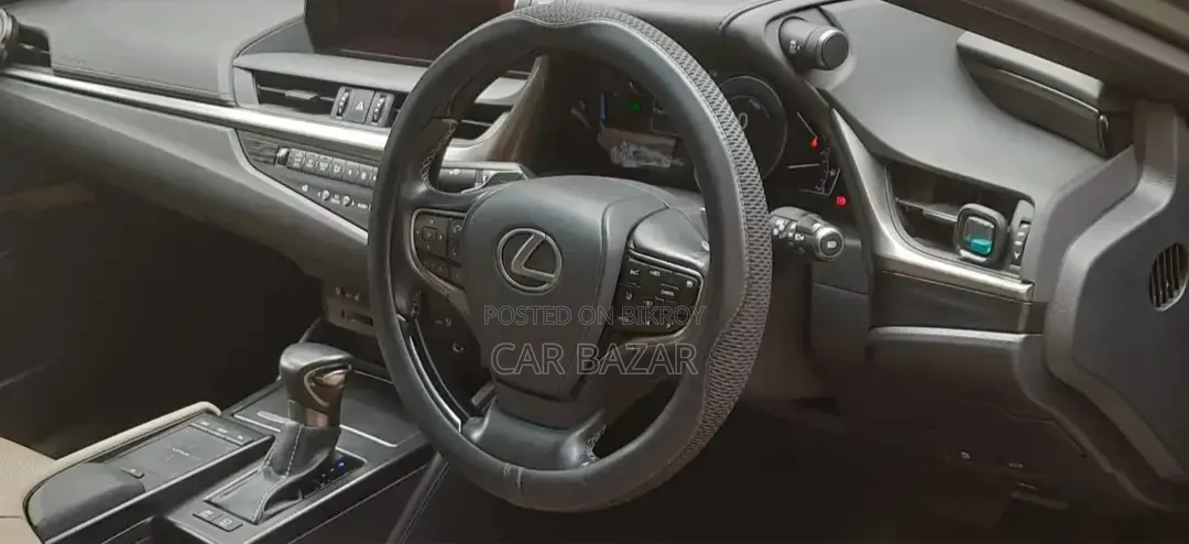 Lexus ES 300H Luxury FWD 2019 Green