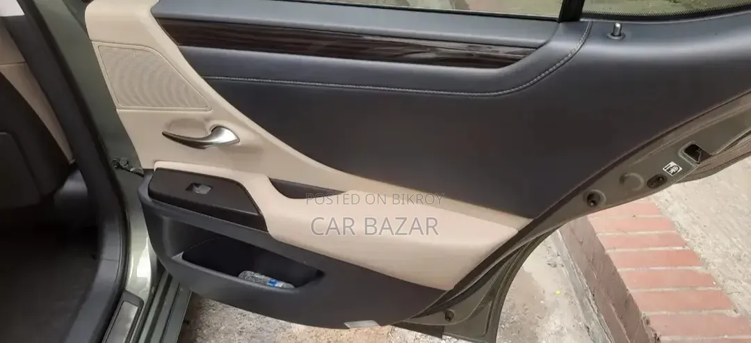 Lexus ES 300H Luxury FWD 2019 Green
