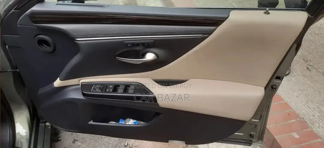 Lexus ES 300H Luxury FWD 2019 Green