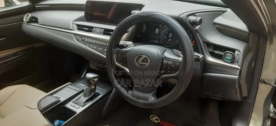 Lexus ES 300H Luxury FWD 2019 Green