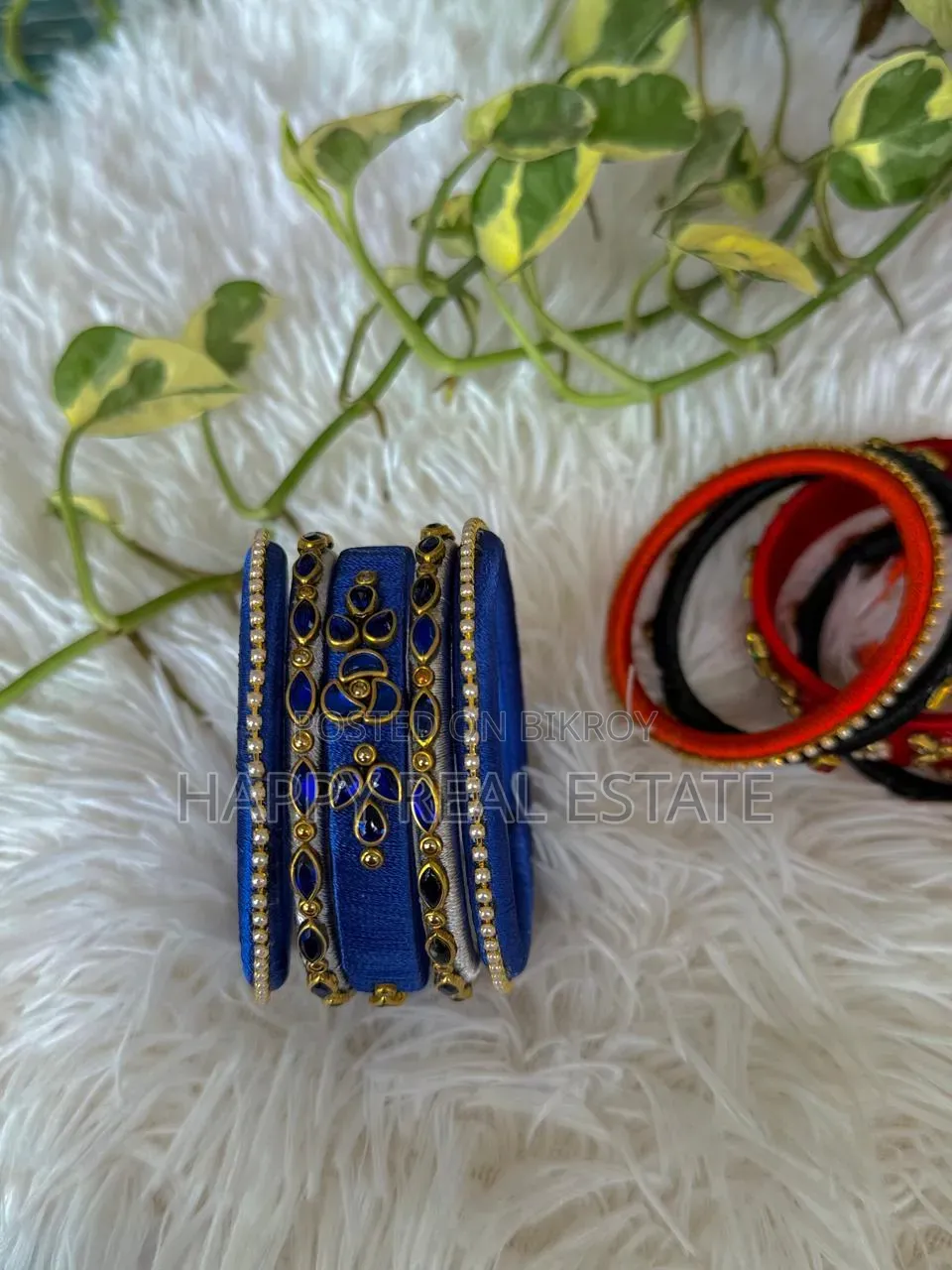 স্টাইলিশ হ্যান্ডমেড চুড়ি