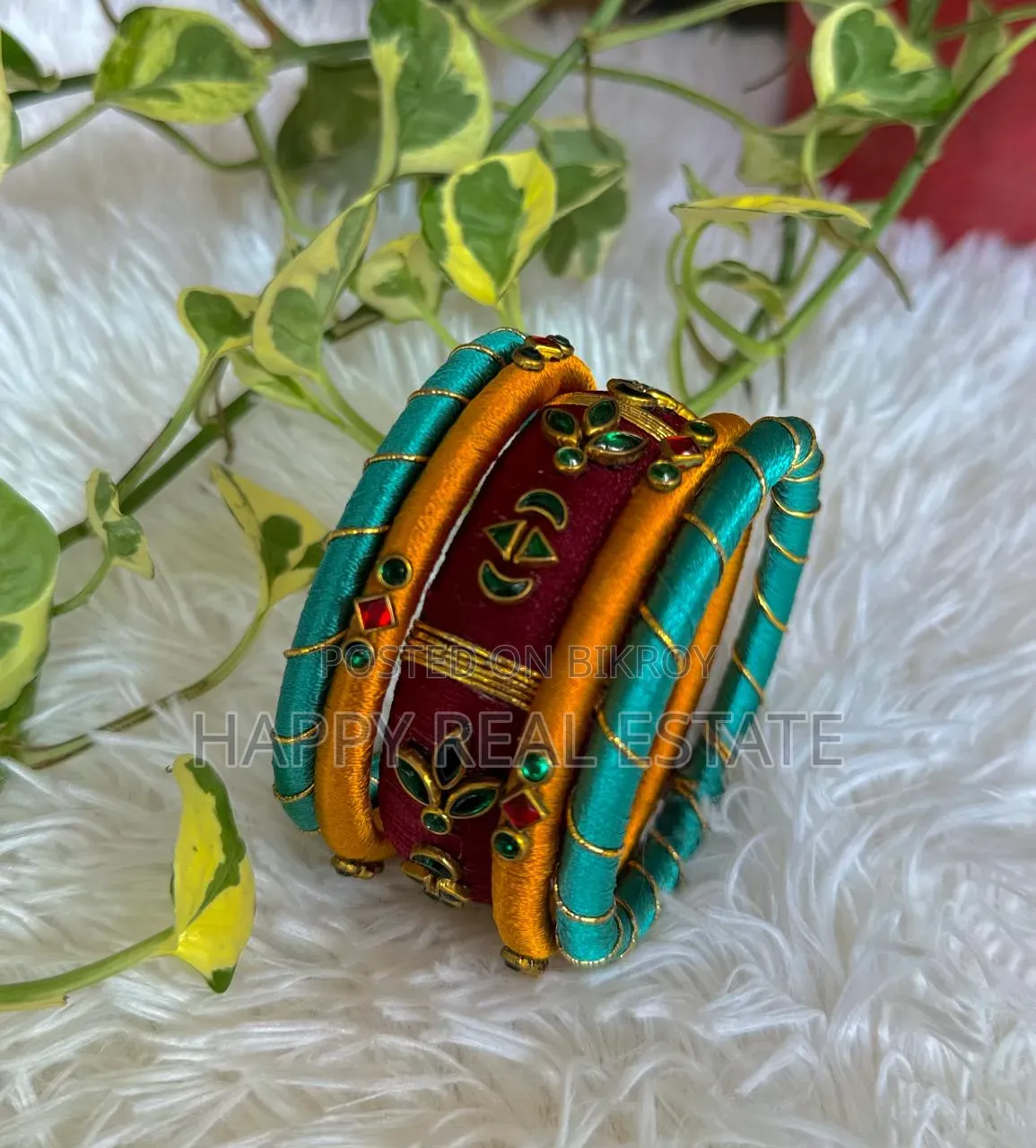 স্টাইলিশ হ্যান্ডমেড চুড়ি