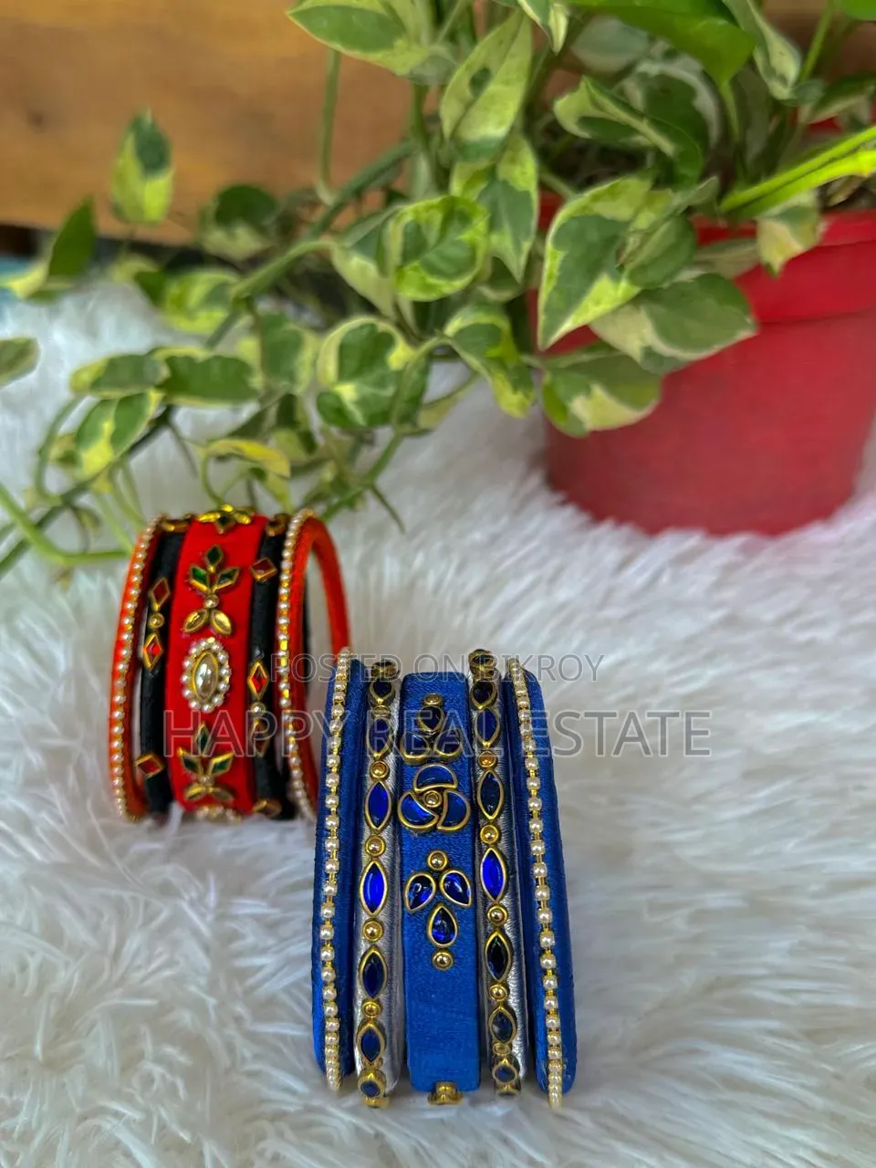 স্টাইলিশ হ্যান্ডমেড চুড়ি