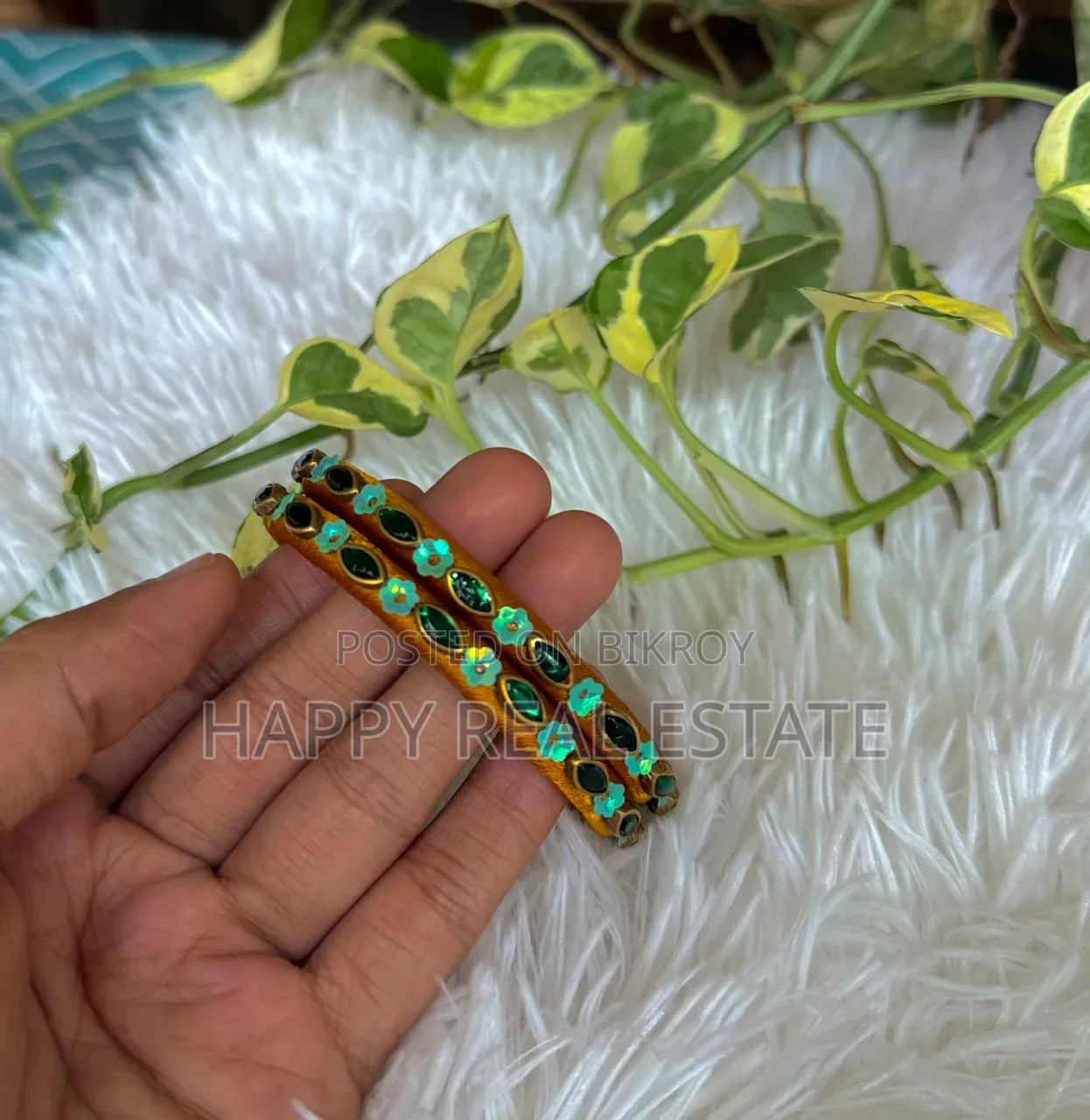 স্টাইলিশ হ্যান্ডমেড চুড়ি