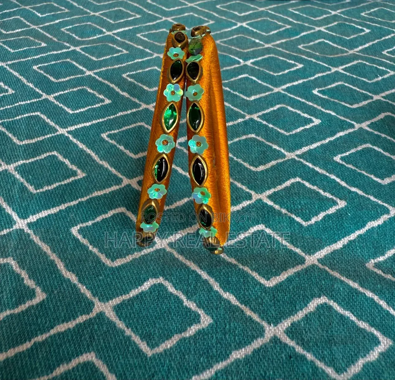 স্টাইলিশ হ্যান্ডমেড চুড়ি