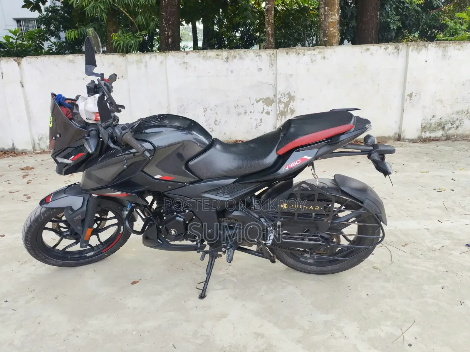 বাজাজ পালসার এনএস ১৬০ ২০২৪ কালো